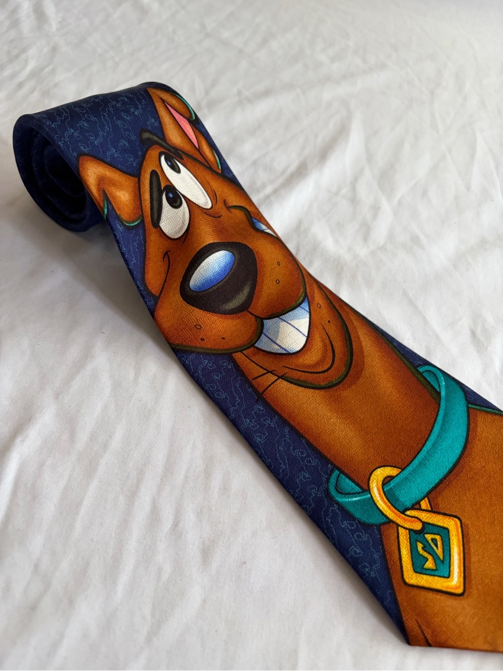 Scooby-Doo Licensed Novelty Tie in Navy with Brown Accent